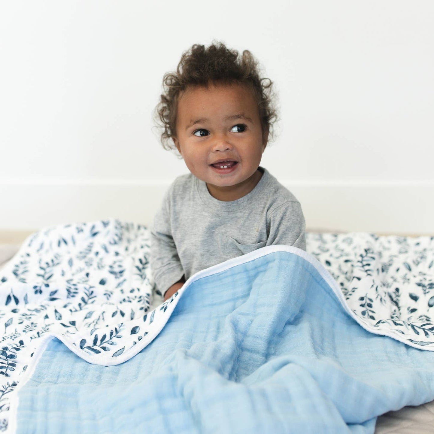 Blue Leaves Crib Sheet and Blanket Set